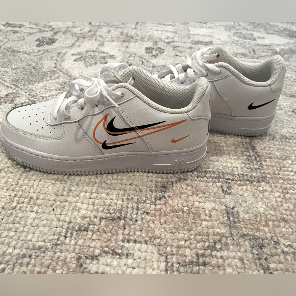 Nike Air Force 1 Low GS Swoosh